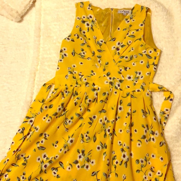 Dresses & Skirts - Yellow dress